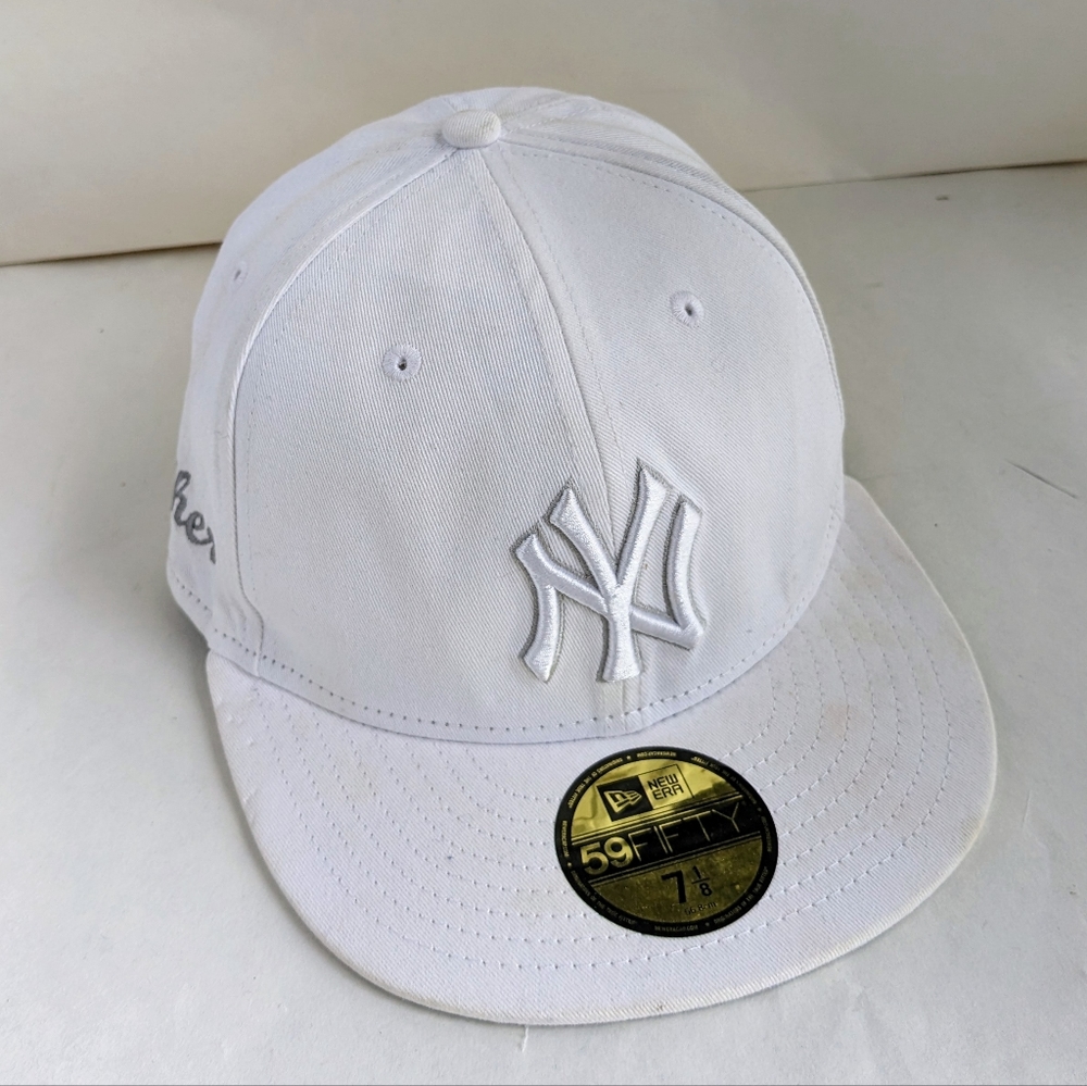 New Era Official MLB New York Yankees 59Fifty Fitted Hat Snapback 7 1/8 WHITE